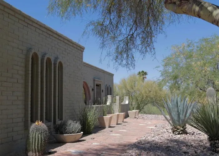 Stunning Pool, Big Views, 3br 2ba, Sleeps 8 Tucson