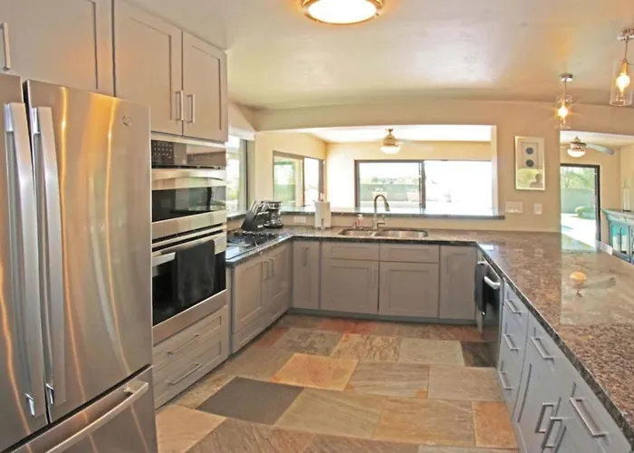 Holiday home Stunning Pool, Big Views, 3br 2ba, Sleeps 8 Tucson