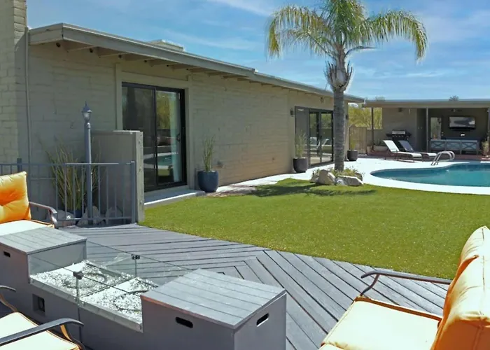 Holiday home Stunning Pool, Big Views, 3br 2ba, Sleeps 8